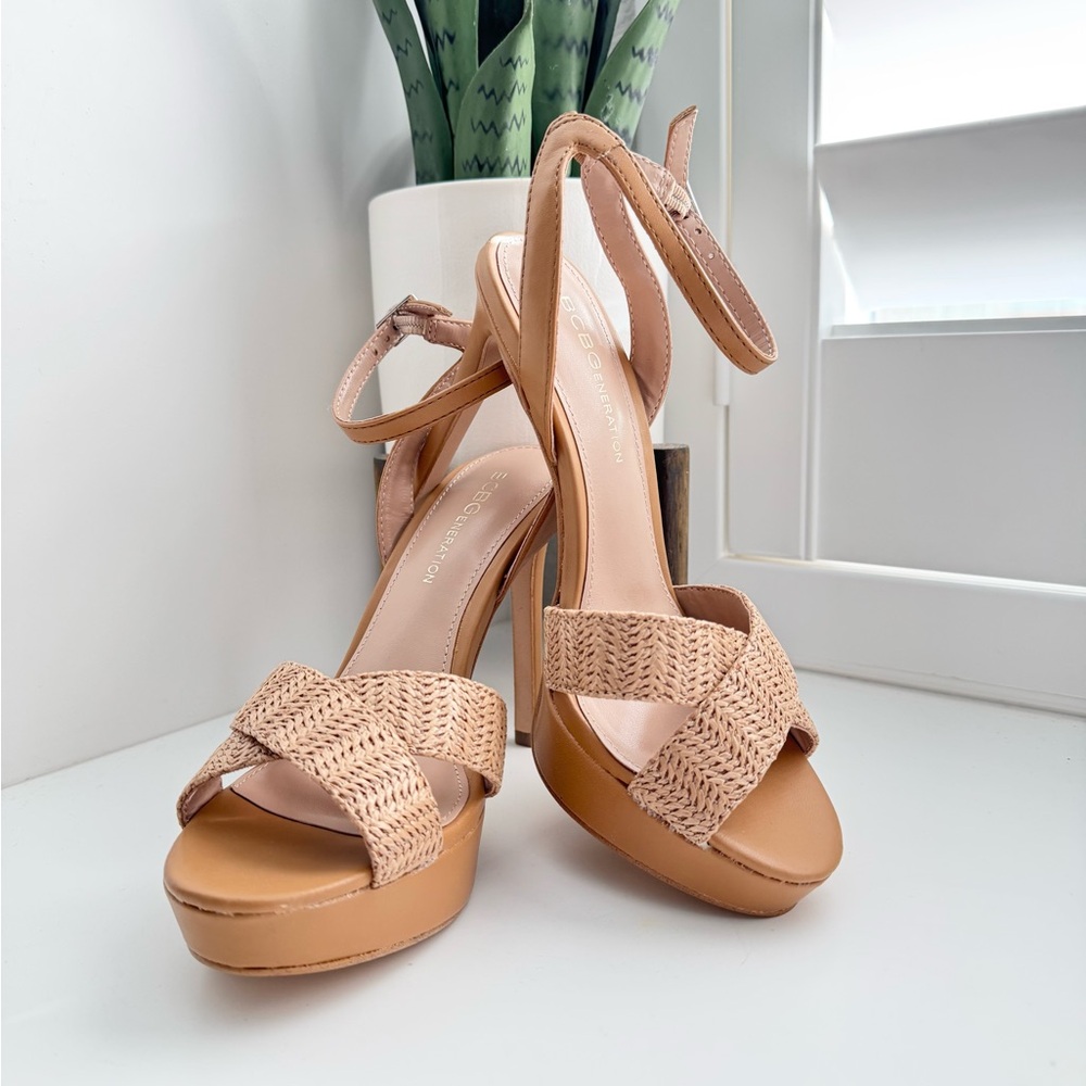 NEW Women’s BCBGeneration Niada Platform Heels